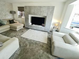 Lounge- click for photo gallery